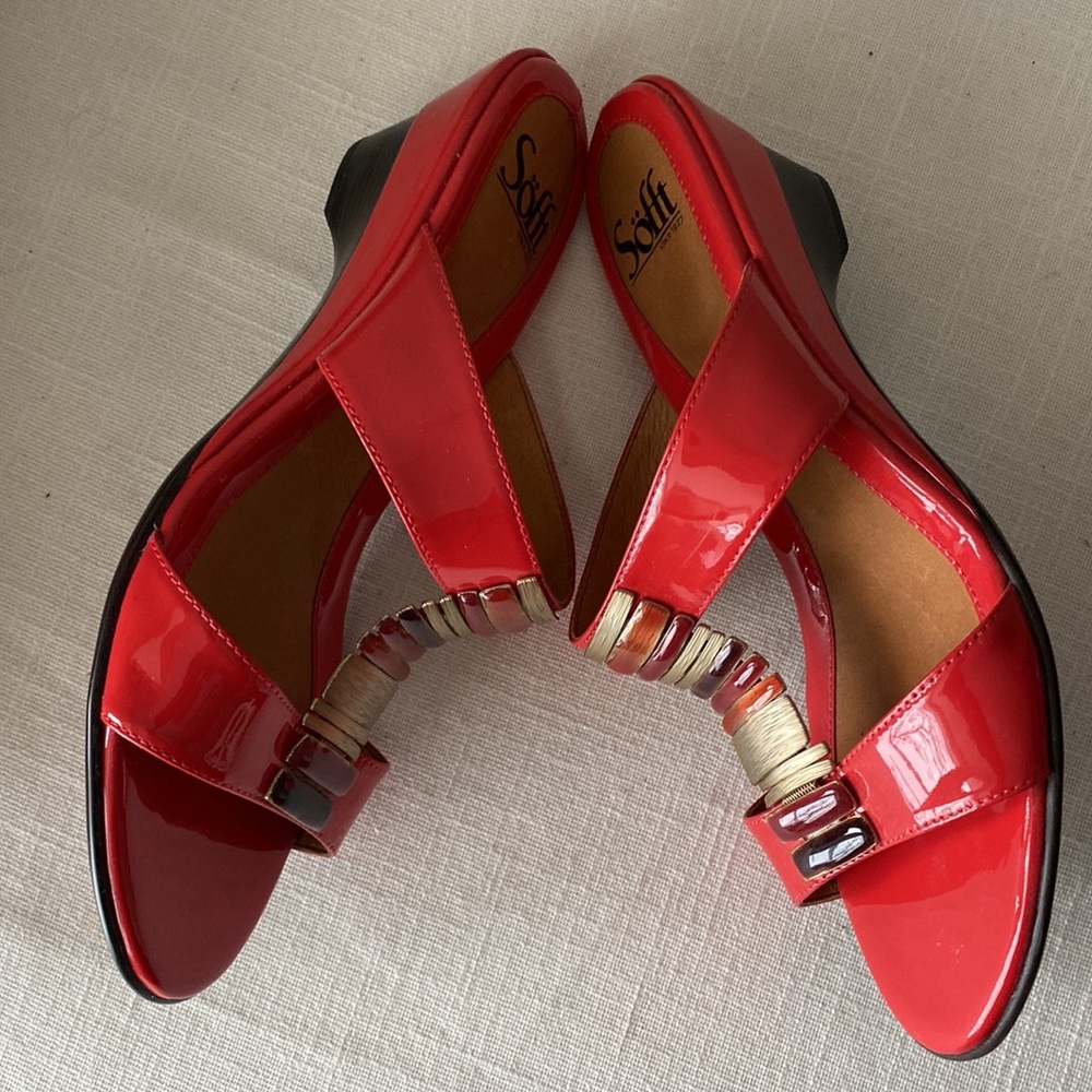 Sofft Coral Red Slide Sandal Size 9 NWT in box Patent Leather - Picture 7 of 8